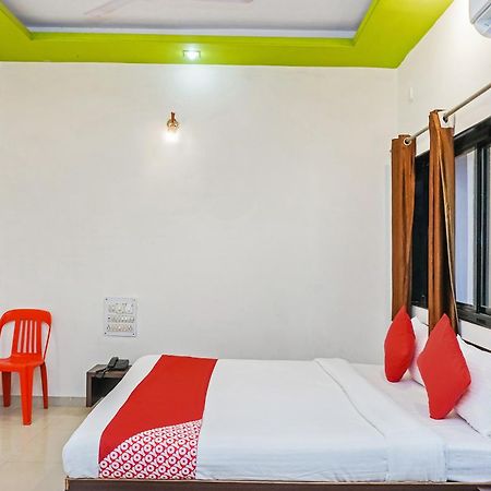 OYO 24551 Hotel Shirdi Sai Inn Esterno foto