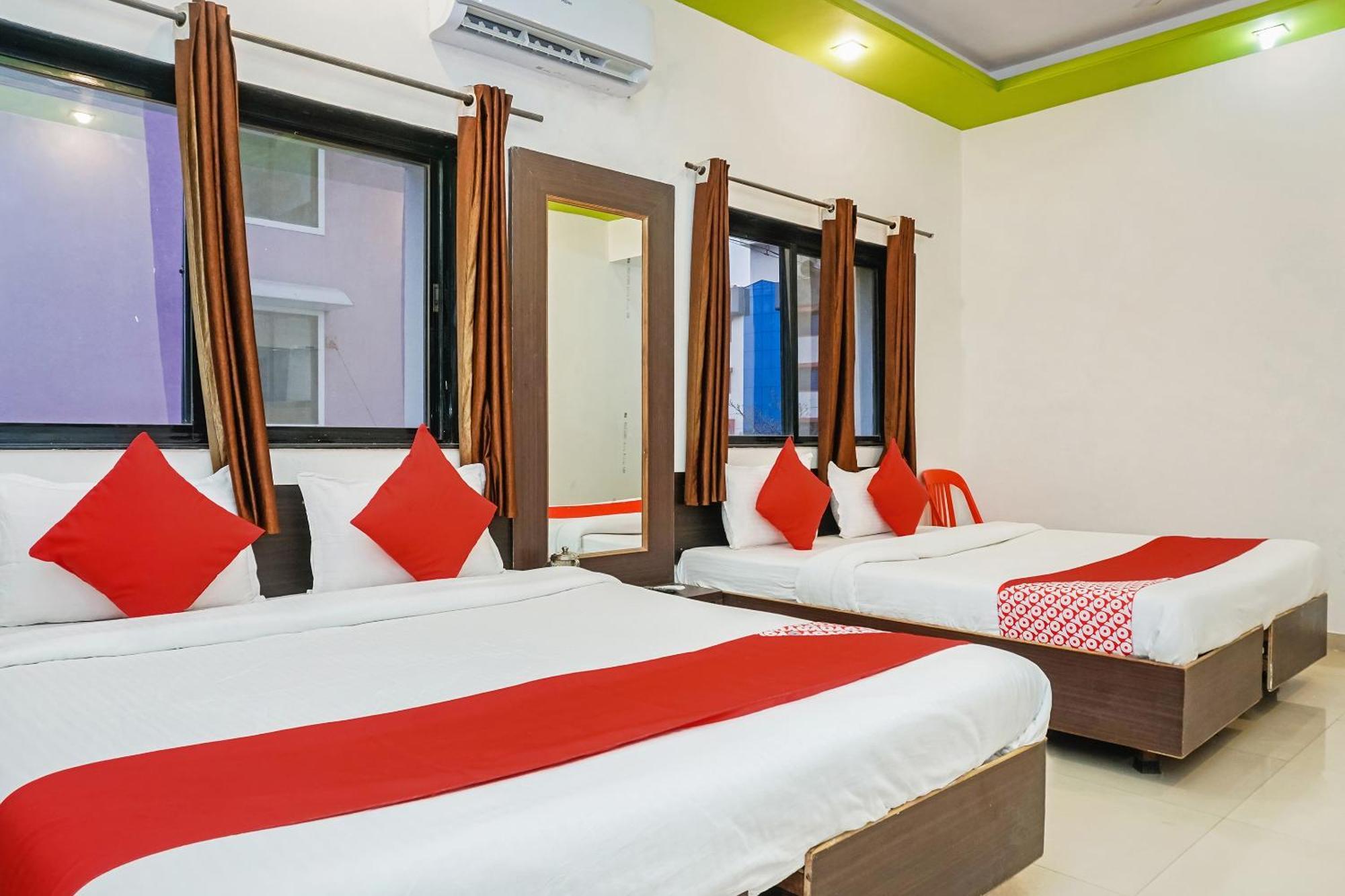 OYO 24551 Hotel Shirdi Sai Inn Esterno foto