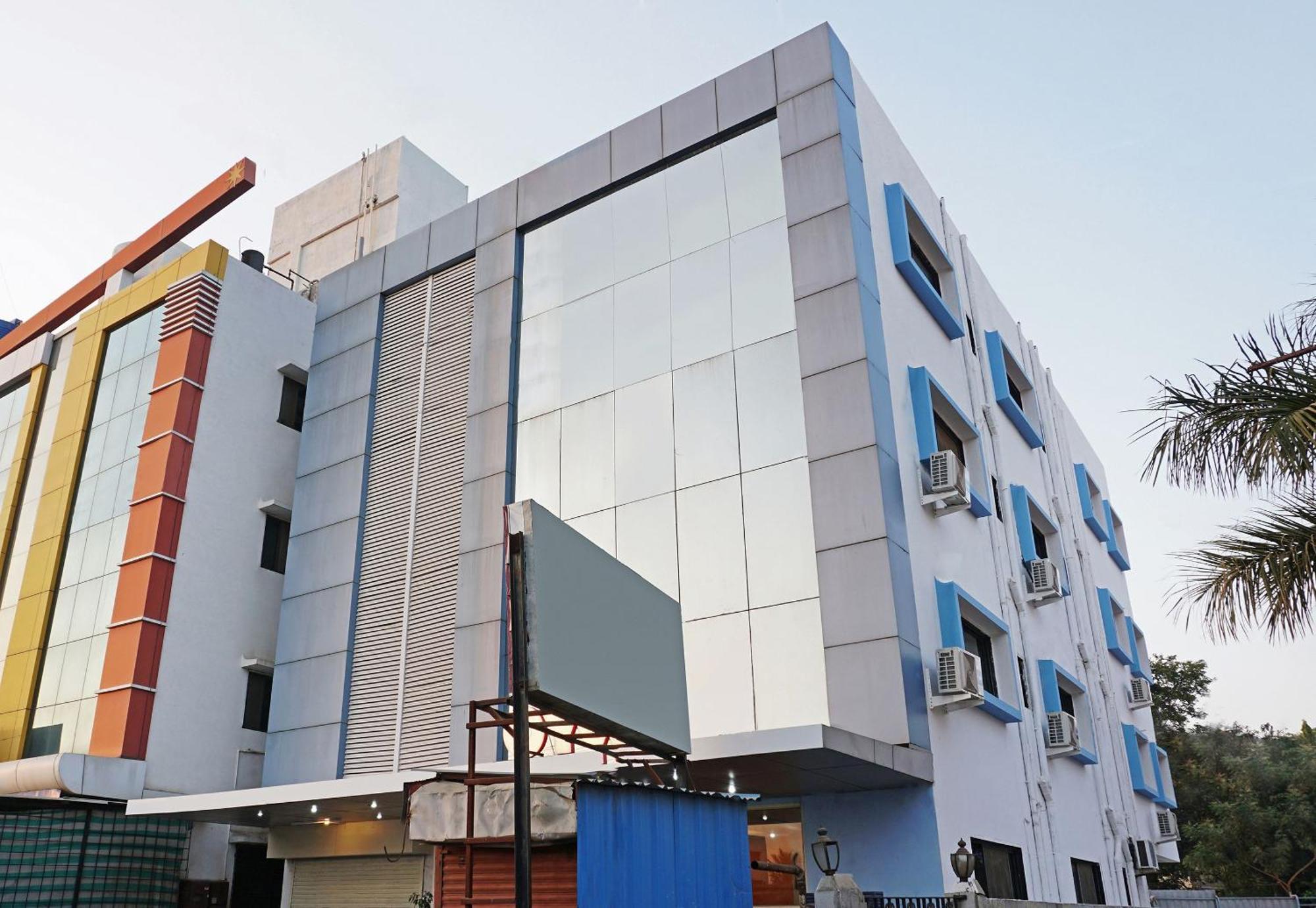 OYO 24551 Hotel Shirdi Sai Inn Esterno foto