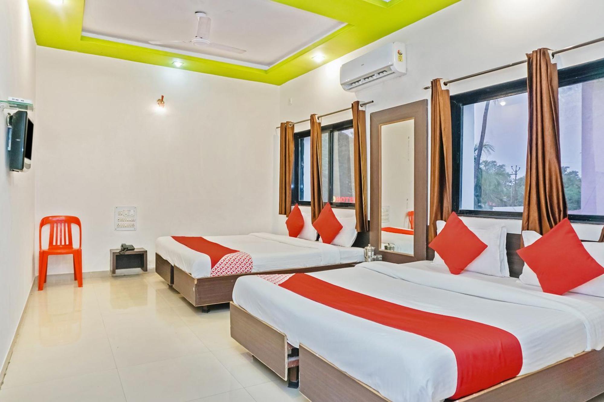 OYO 24551 Hotel Shirdi Sai Inn Esterno foto