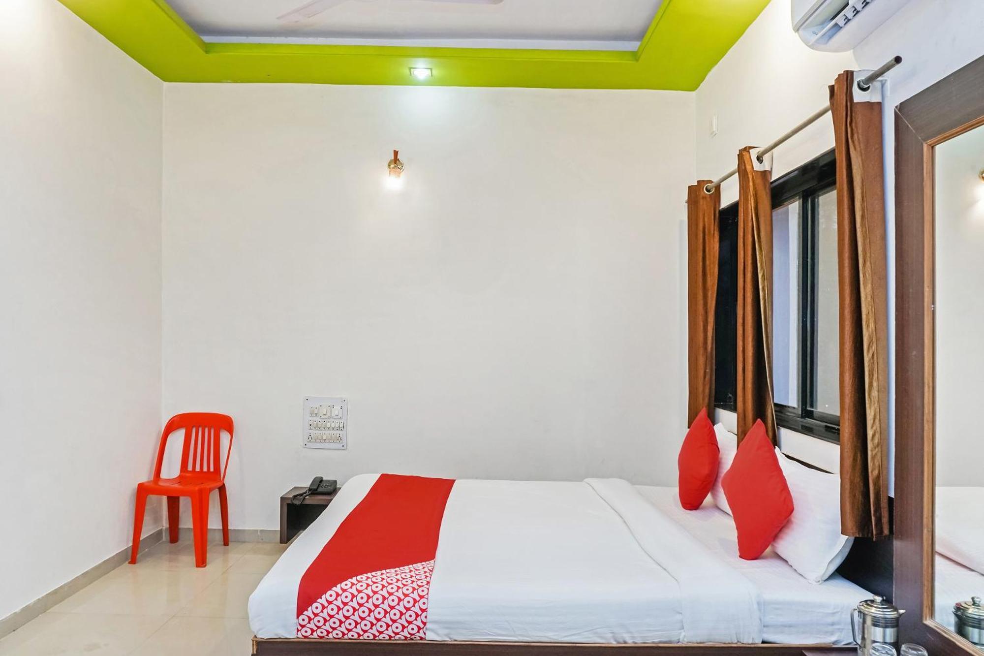 OYO 24551 Hotel Shirdi Sai Inn Esterno foto
